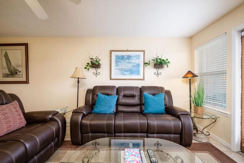 Fenimore Mill 8B - Boat Parking, Pool, Hot Tub! Apartment in Cedar Key