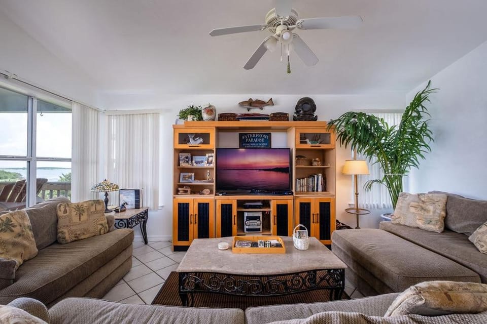 Fenimore Mill 8D - Boat Parking, Pool & Hot Tub! Apartment in Cedar Key
