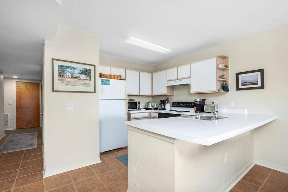 Fenimore Mill 9B - Fresh New Look & Pool! Apartment in Cedar Key