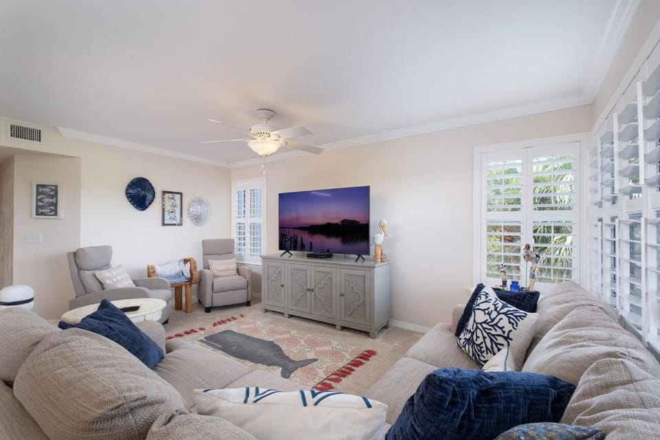Fenimore Mill 10C, Marina Boat Slip, PoolHot Tub! Apartment in Cedar Key