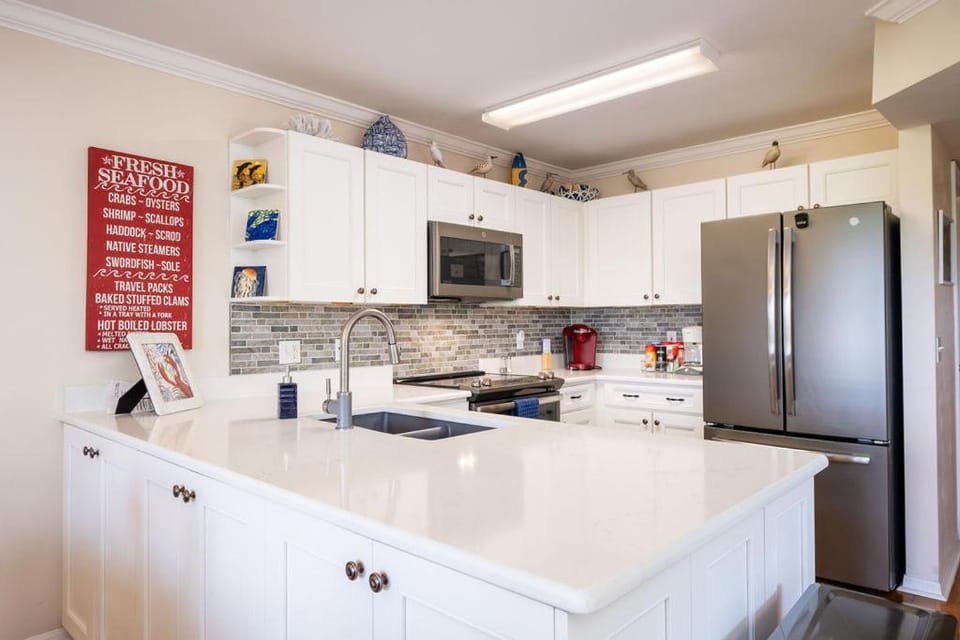 Fenimore Mill 10C, Marina Boat Slip, PoolHot Tub! Apartment in Cedar Key