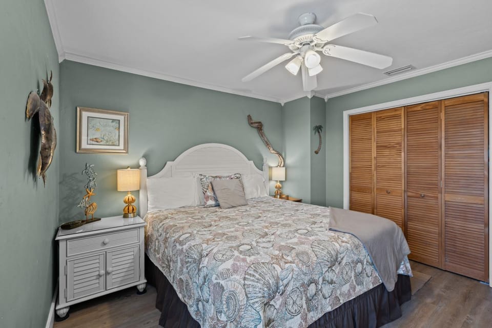 Fenimore Mill 10E - Pool, Hot Tub, Boat Parking! Apartment in Cedar Key