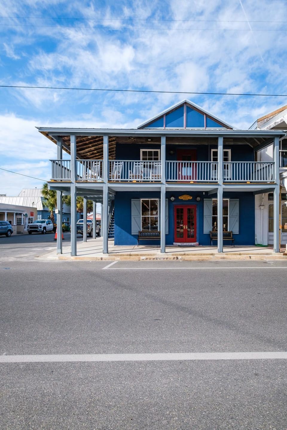 Victorian Inspired Downtown, Boat Trailer Parking! Apartment in Cedar Key
