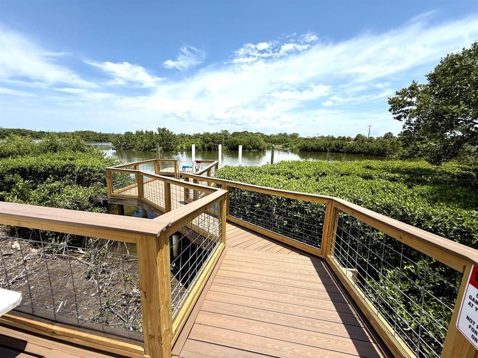 Blue Chair -Amazing Dock & Free Golf Cart in 2026! House in Cedar Key