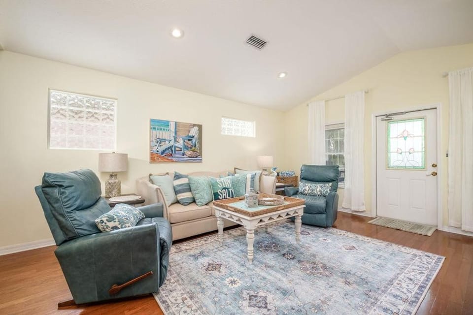 Key Lime Downtown Gulf View w Golf Cart Included! House in Cedar Key