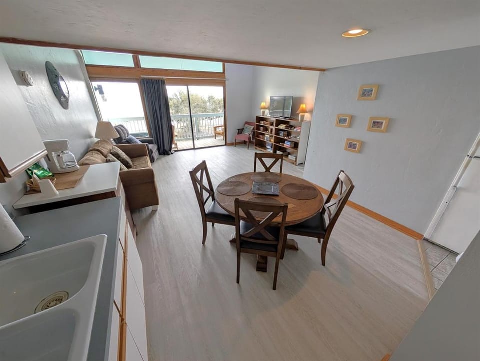 Park Place -Parkside Dream -Downtown w Gulf View! Apartment in Cedar Key