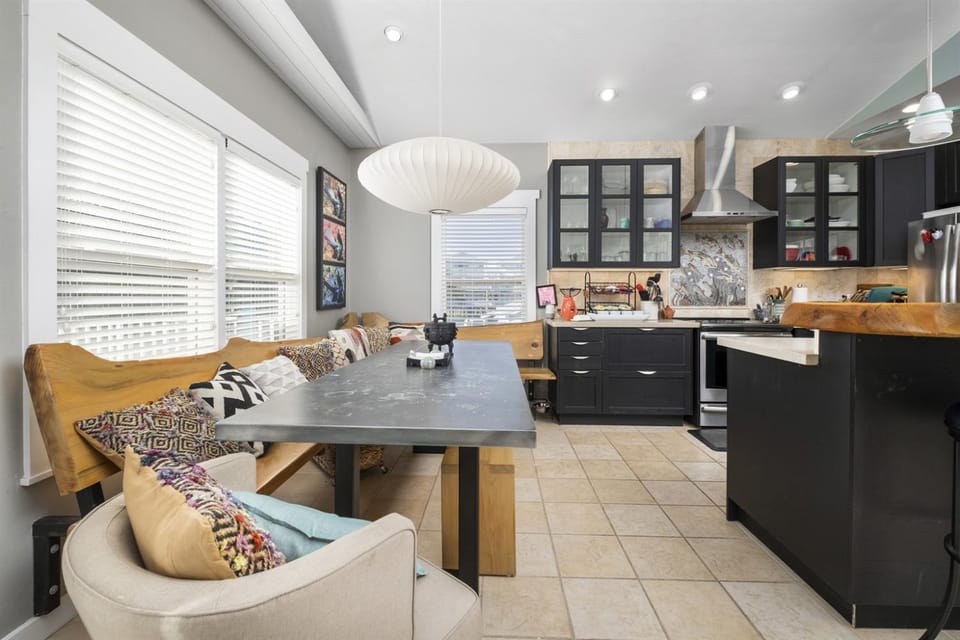 Snapper Cove - Close to Everything w Pool Access! House in Cedar Key