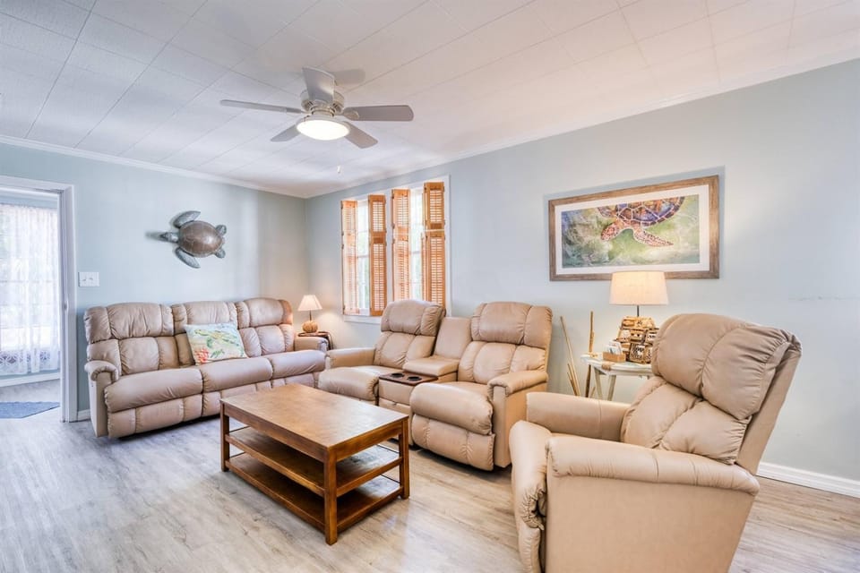 Turtle Cove- Boat Parking, Downtown, Fast Internet House in Cedar Key