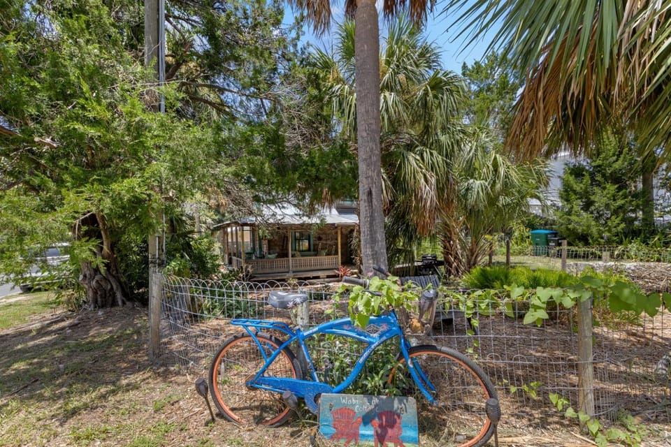 Wabi Sabi - Amazing "Old Florida" Cozy Cottage Gem House in Cedar Key