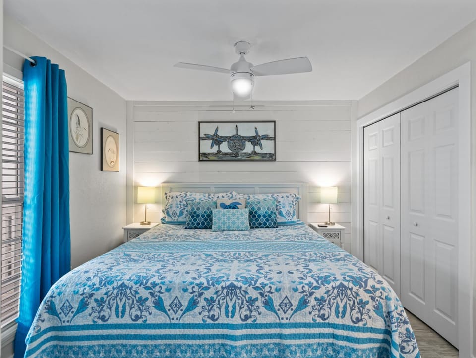 Island Place 109 Condo Perfection with Pool! Apartment in Cedar Key