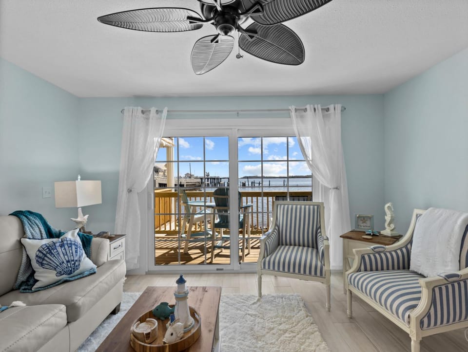 Island Place 110 Beautiful Gulf Views w Pool! Apartment in Cedar Key