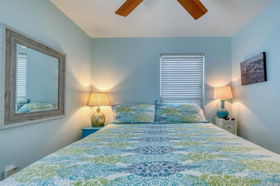High End Corner Unit at Island Place 208! Apartment in Cedar Key