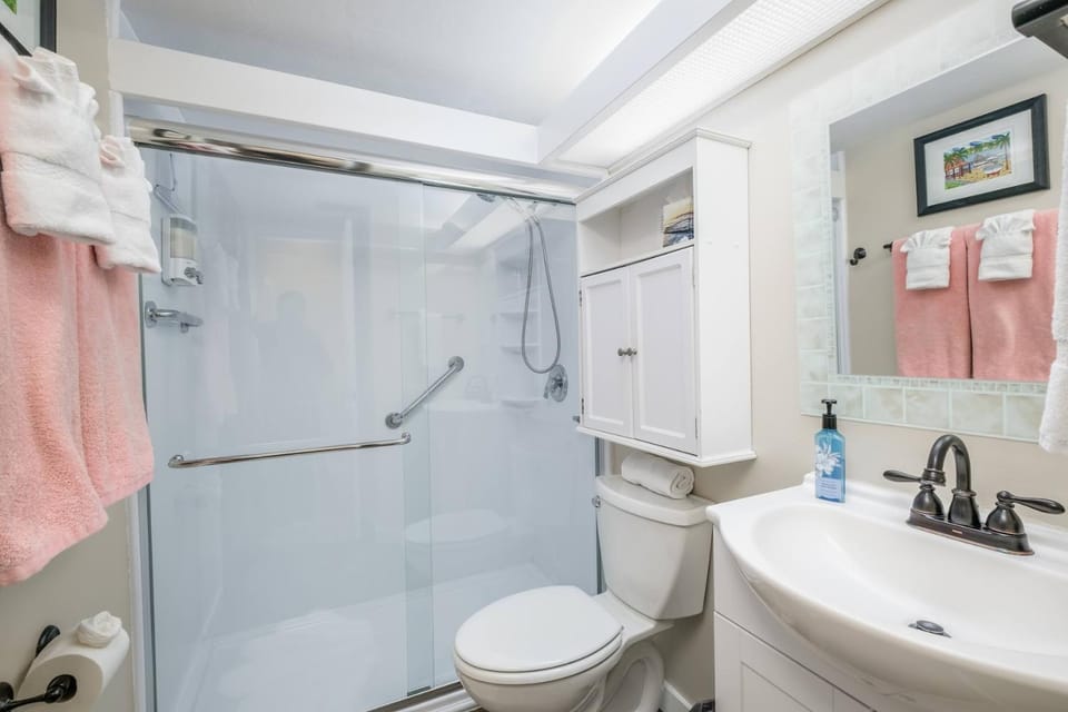 Charming Condo at Island Place 211! Apartment in Cedar Key