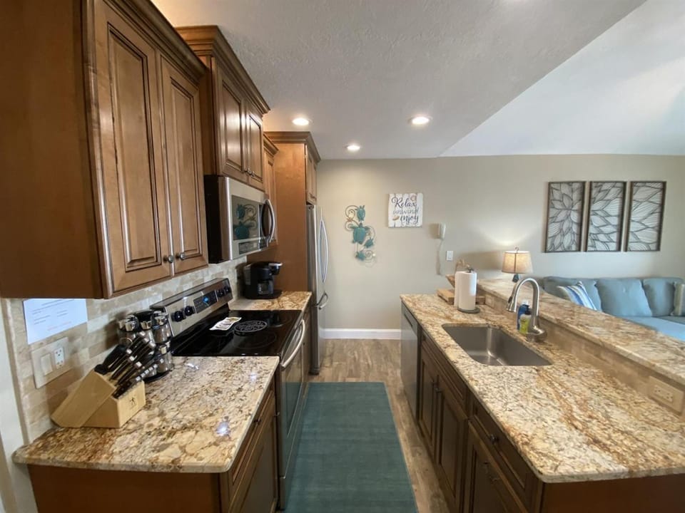 High End Condo at Island Place 212! Apartment in Cedar Key
