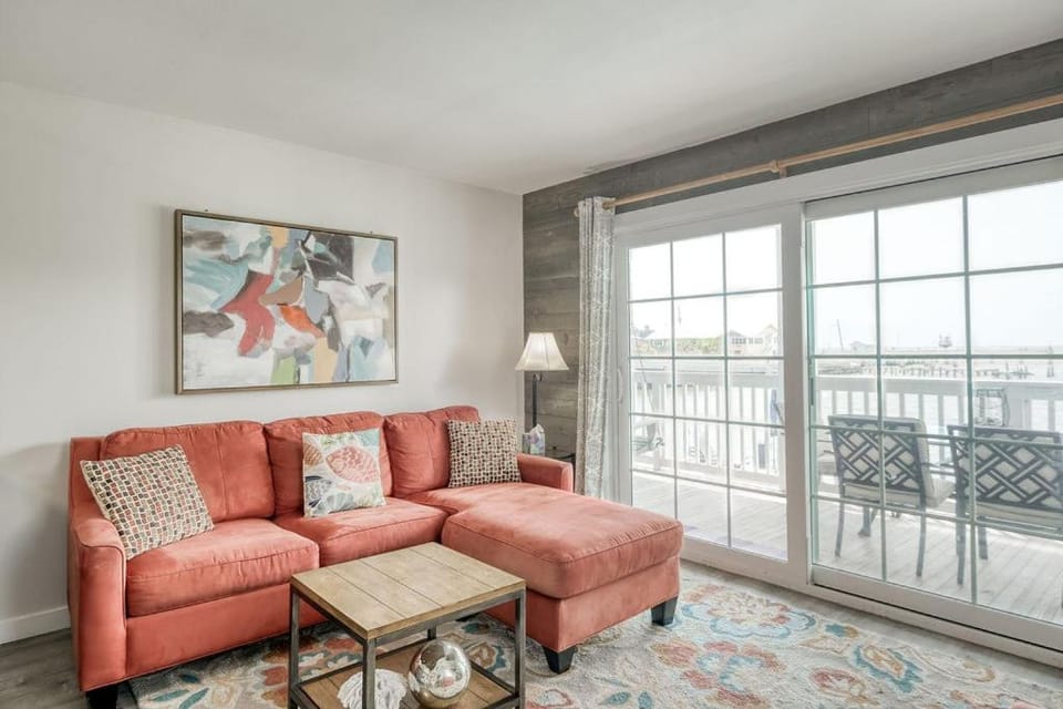 Island Place 214 Is An Open Gulf Condo! Apartment in Cedar Key