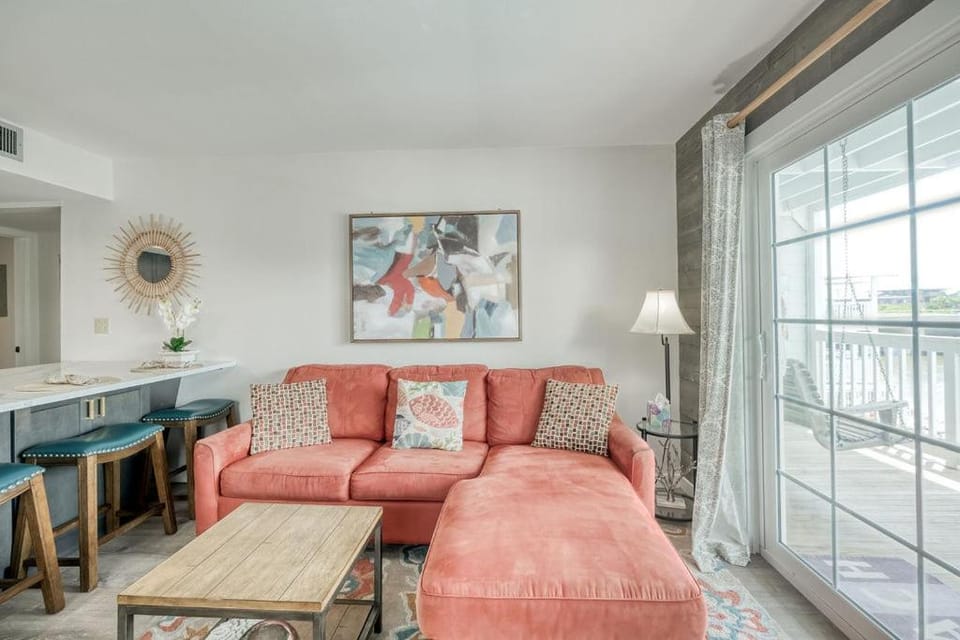 Island Place 214 Is An Open Gulf Condo! Apartment in Cedar Key