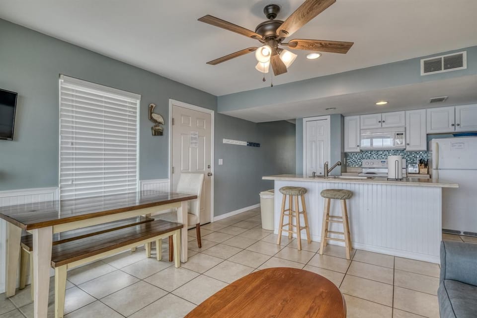 Coastal Getaway Island Place 314! Apartment in Cedar Key