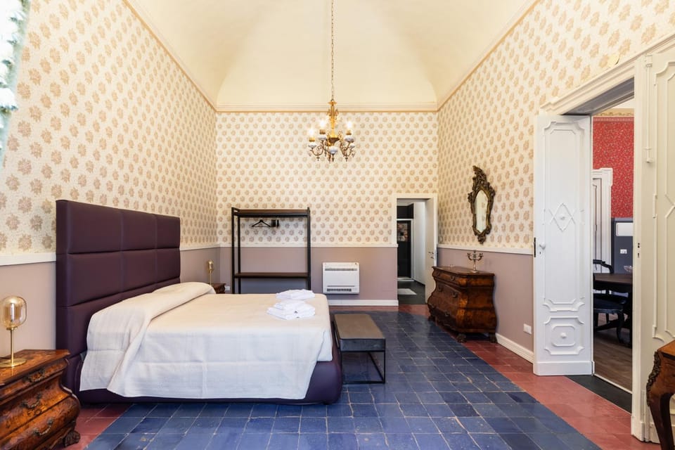 Palazzo Giangreco Luxury Rooms Bed and Breakfast in Avola