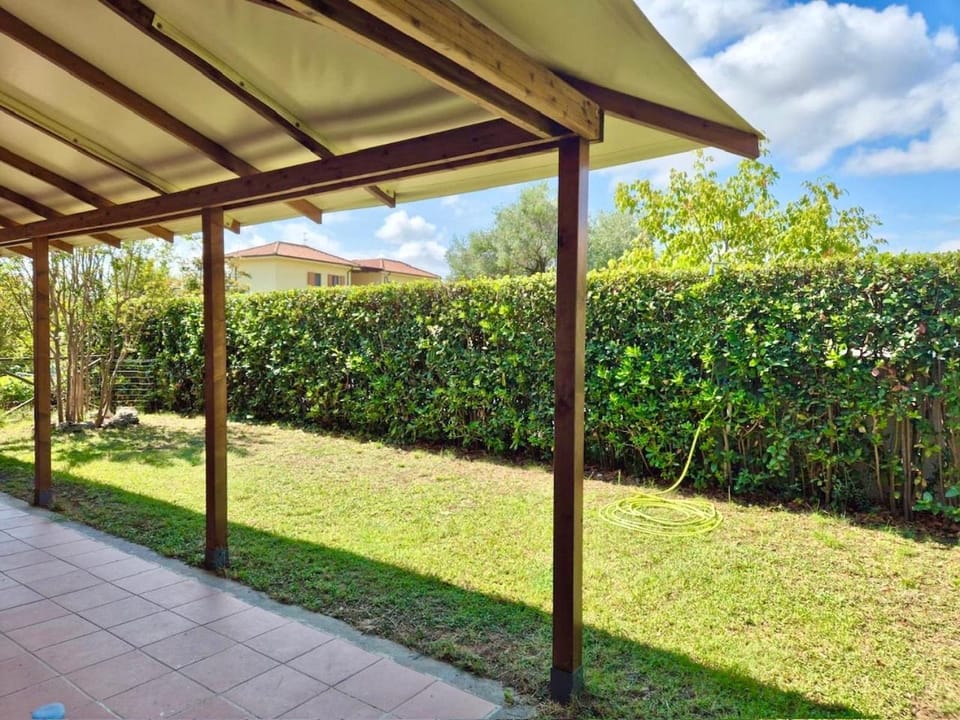Trilo Rosa con giardino, aria condizionata e posto auto Apartment in Marcelli