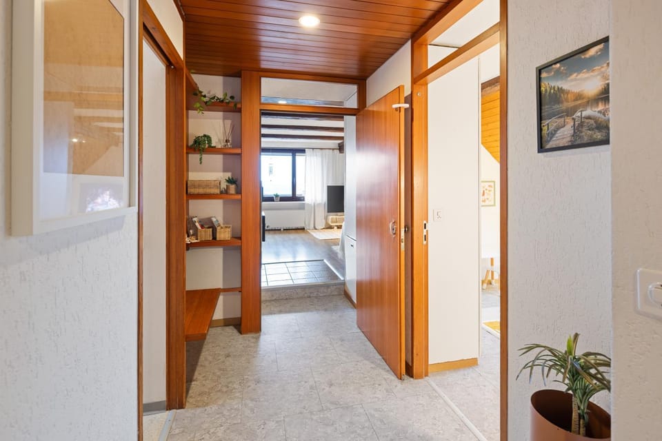 Mieliva Homes Häbni - Mountain View Retreat - Self Check-in - Family friendly - Balcony-free Parking Apartment in Aargau, Switzerland