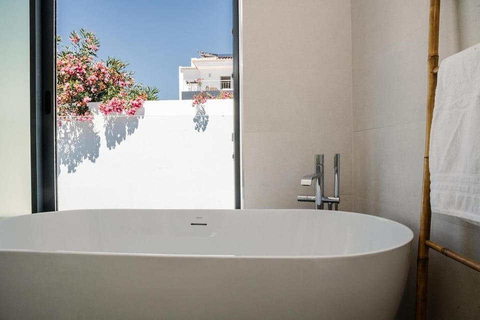 Simply Salema - Villa Vista Paraíso - Ocean Villa Villa in Faro District