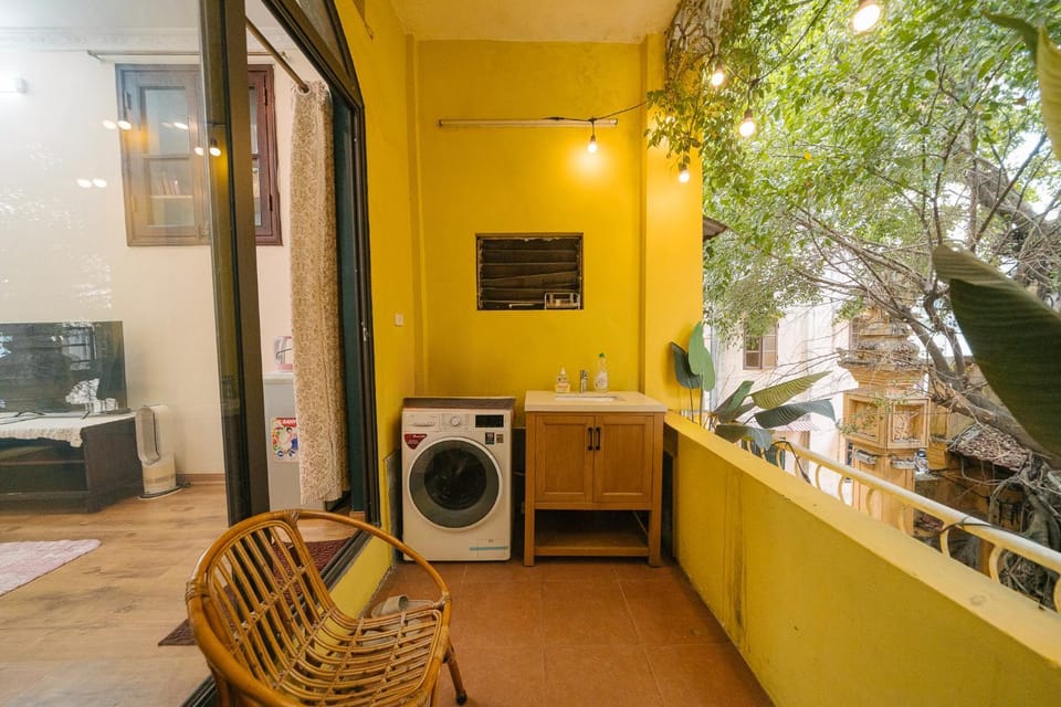 Garden view, washing machine