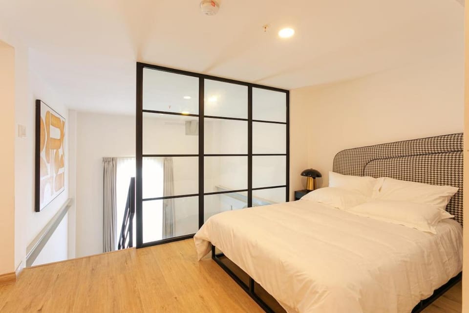 Casco Viejo 1BR Loft - Rooftop Pool Gym & Balcony Apartment in Panama City, Panama