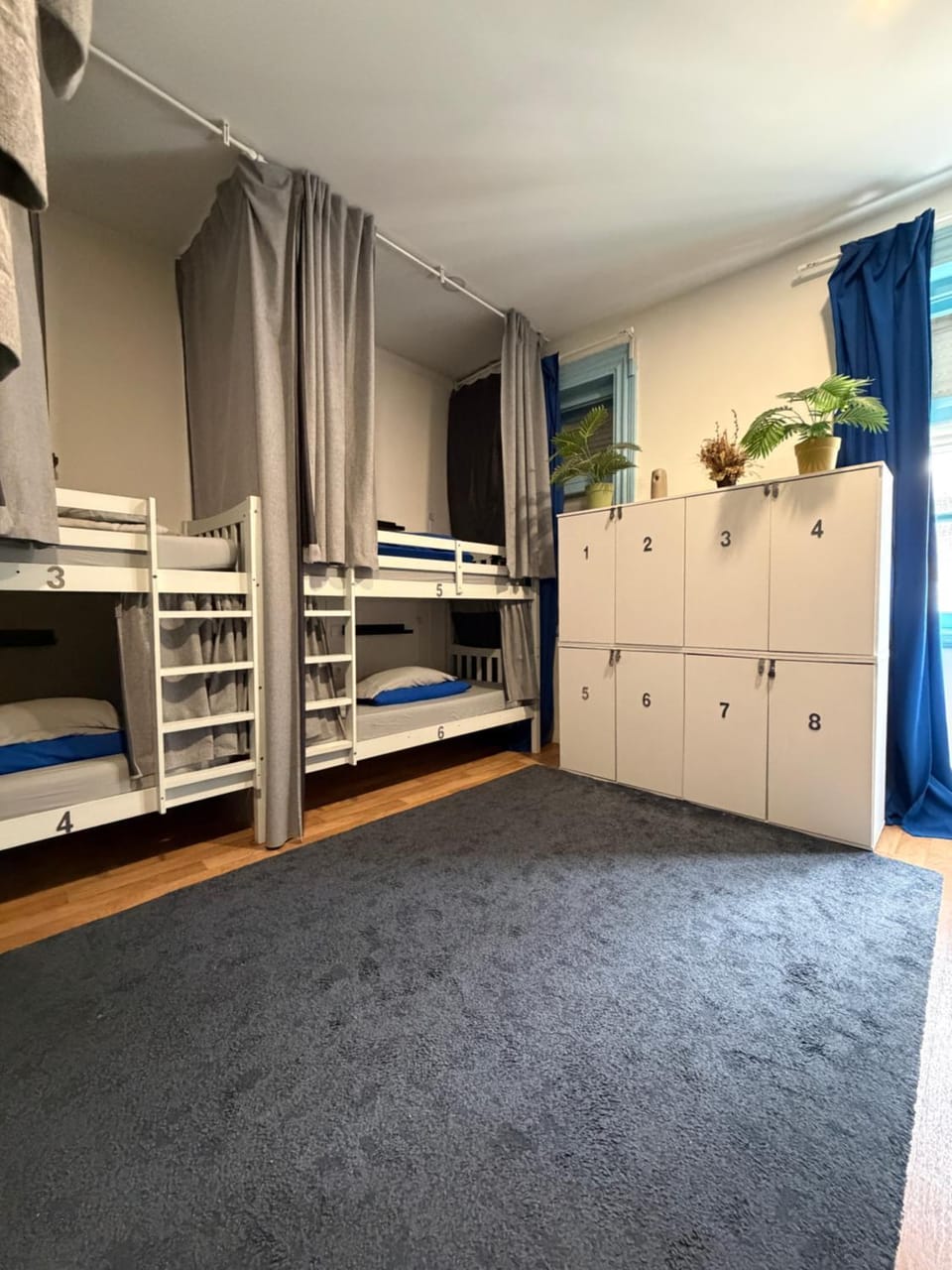 Guest World Hostel in Porto