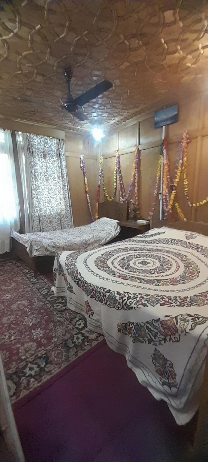 Mashal Hotel in India