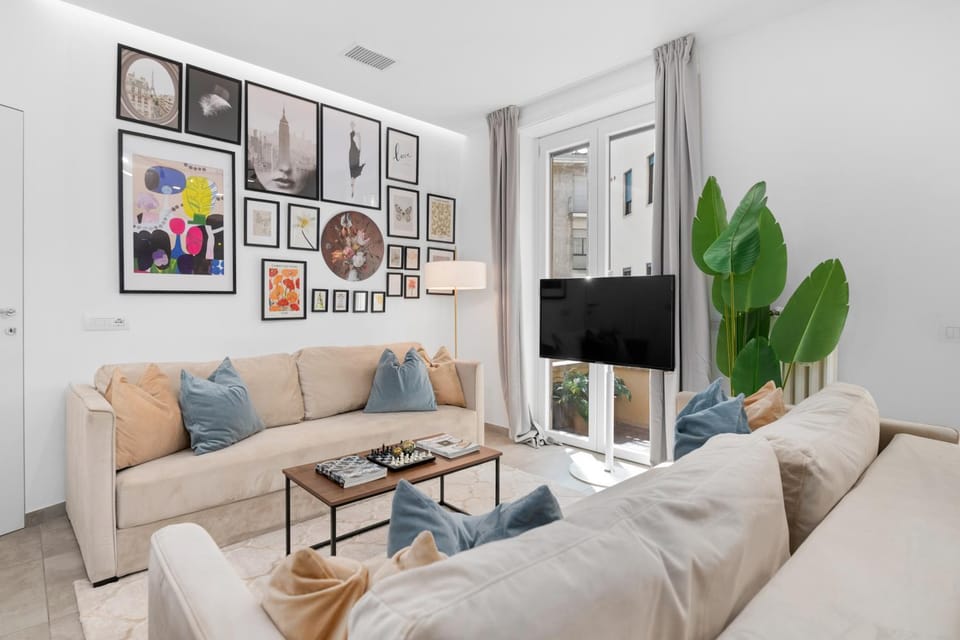 TV and multimedia, Living room, Seating area