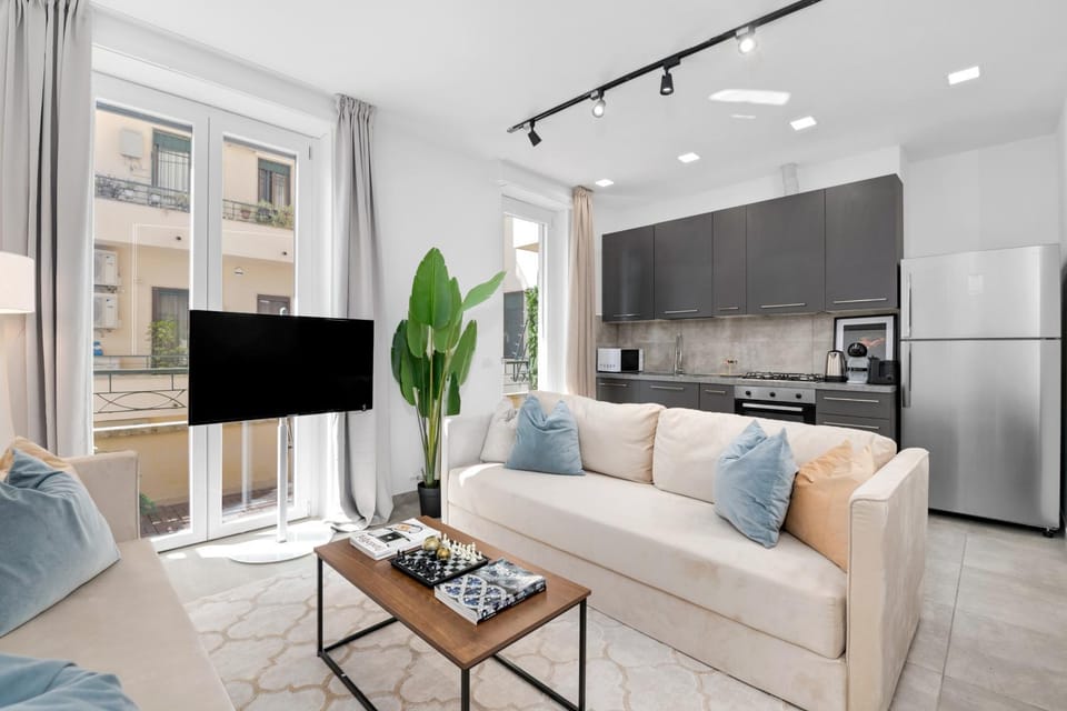 Communal lounge/ TV room, TV and multimedia, Kitchen or kitchenette, Living room, Seating area, Dining area, oven