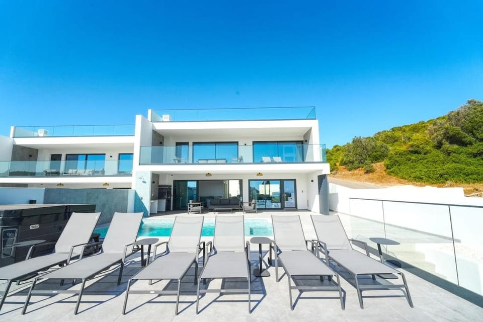 Simply Salema - Villa Praia Dourada - Ocean Villa Villa in Faro District