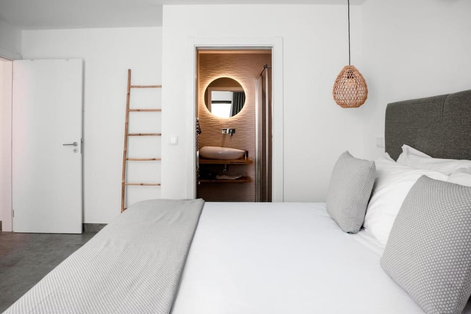 Simply Salema - Villa Praia Dourada - Ocean Villa Villa in Faro District