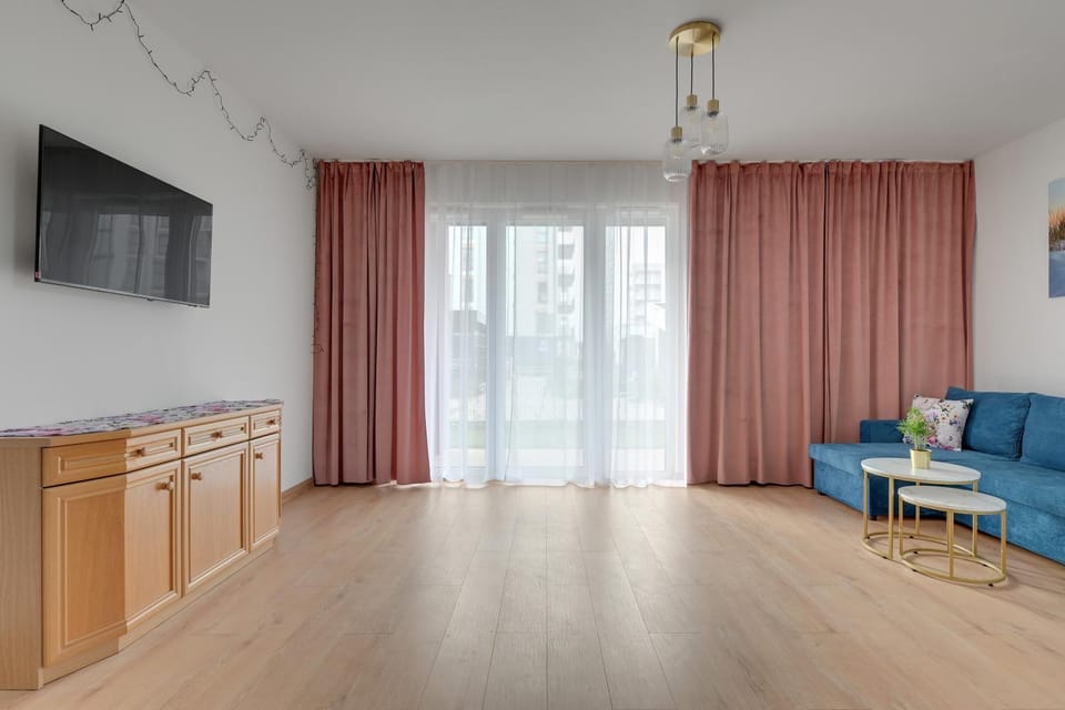 TV and multimedia, Living room, Dining area