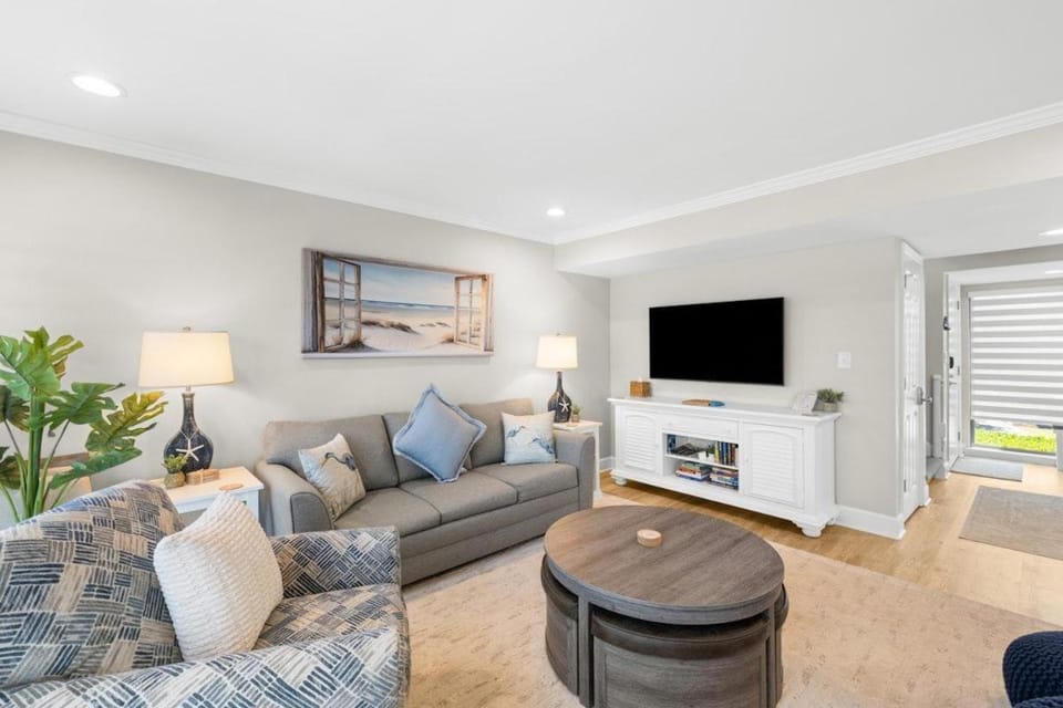 3 Bedroom Vacation Condo near the Beach House in South Carolina