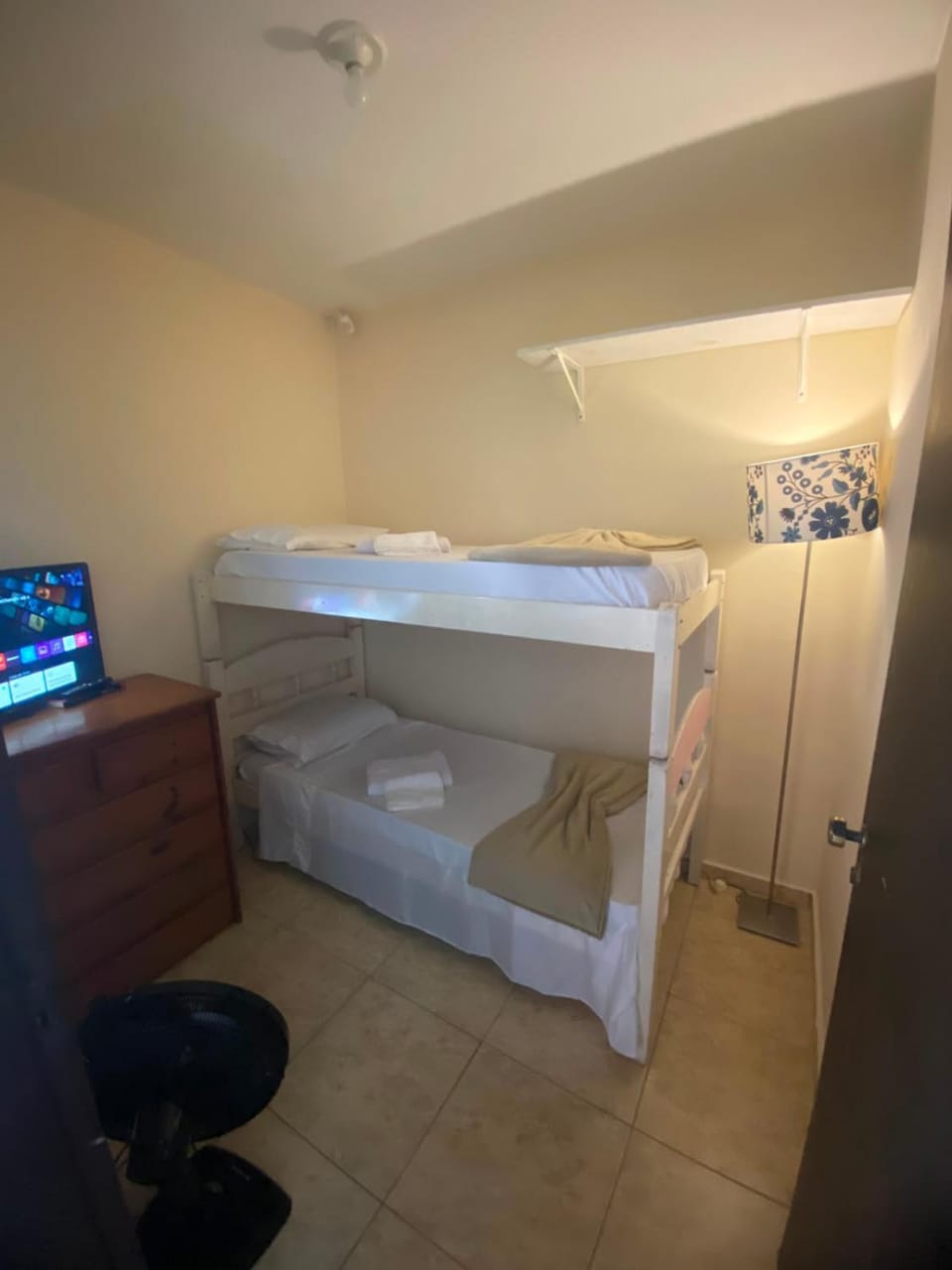 TV and multimedia, Bedroom, bunk bed, towels