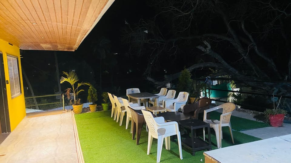 Night, Garden, Seating area, Dining area, Evening entertainment, Garden view
