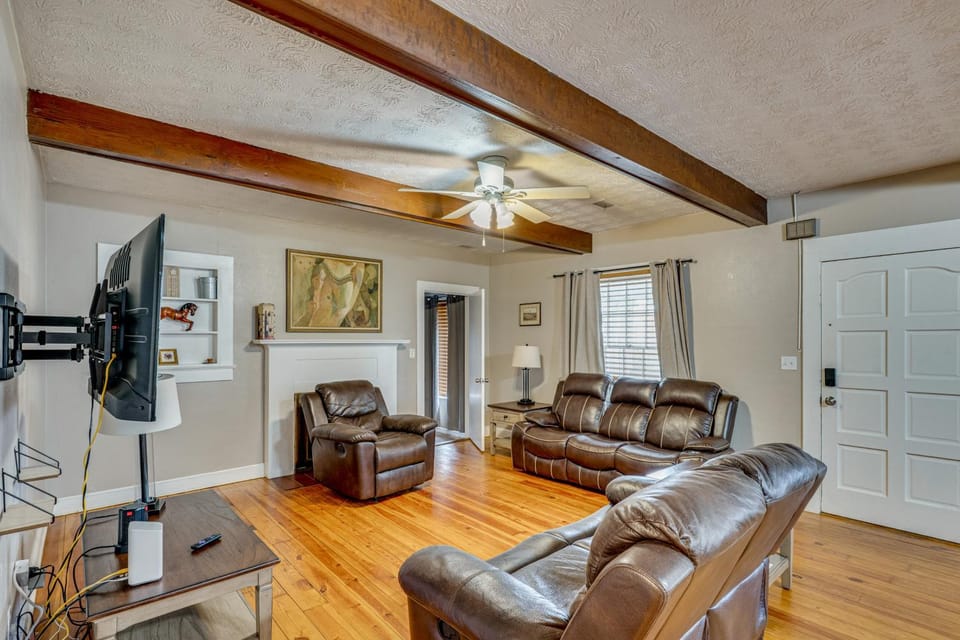 6 Mi to Downtown Jax! Modern Family Home House in Jacksonville
