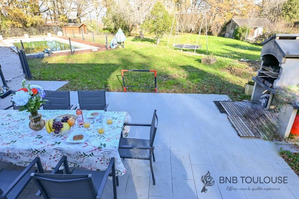 ORBIS - "Domaine du Château d'eau" - Villa 12 personnes et dépendance 5 personnes - Piscine - Jeux - Clim - WiFi - Parking Villa in Occitanie