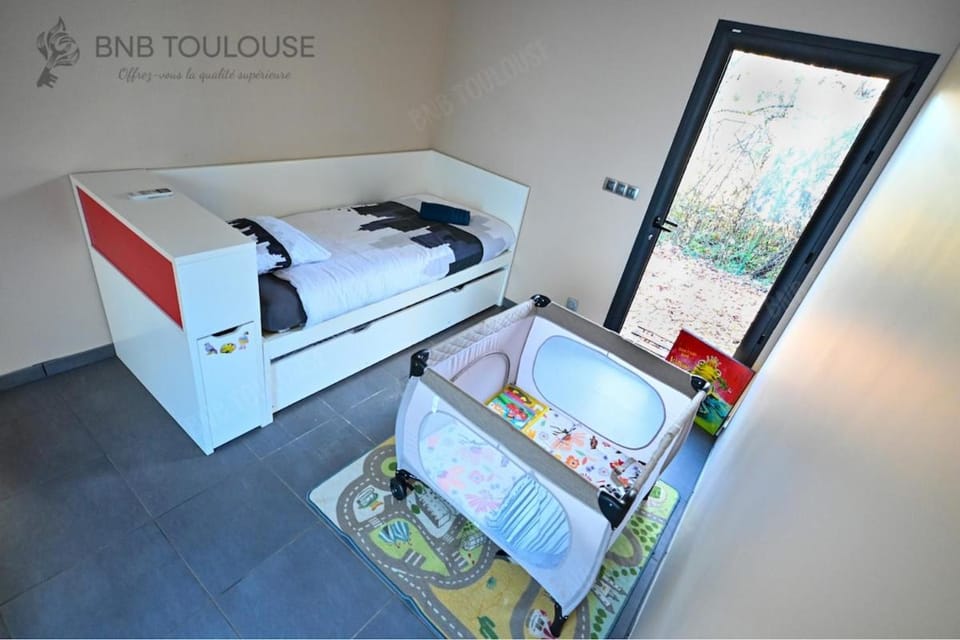 ORBIS - "Domaine du Château d'eau" - Villa 12 personnes et dépendance 5 personnes - Piscine - Jeux - Clim - WiFi - Parking Villa in Occitanie