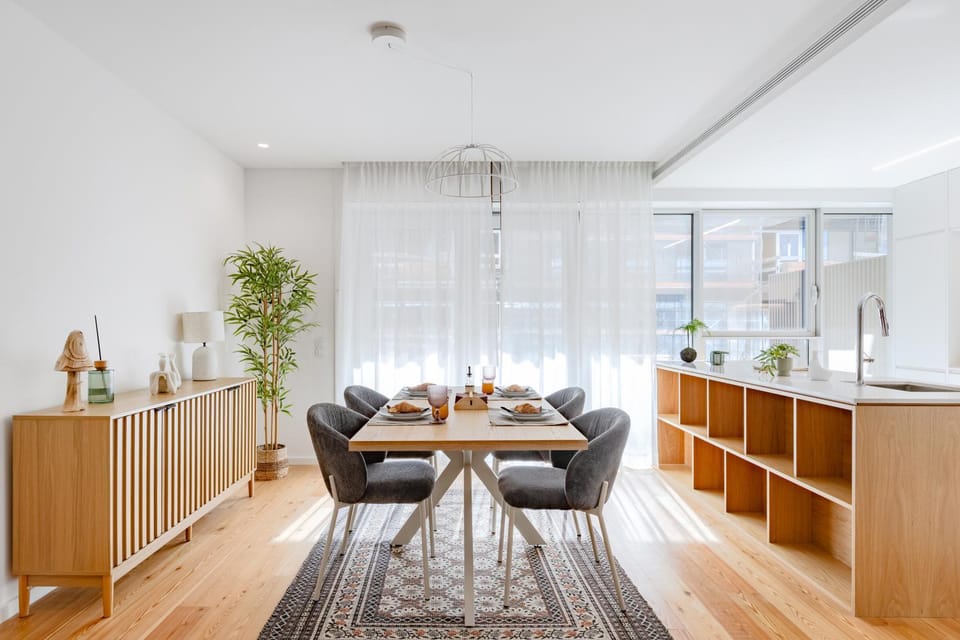 Seating area, Dining area, heating, air conditioner