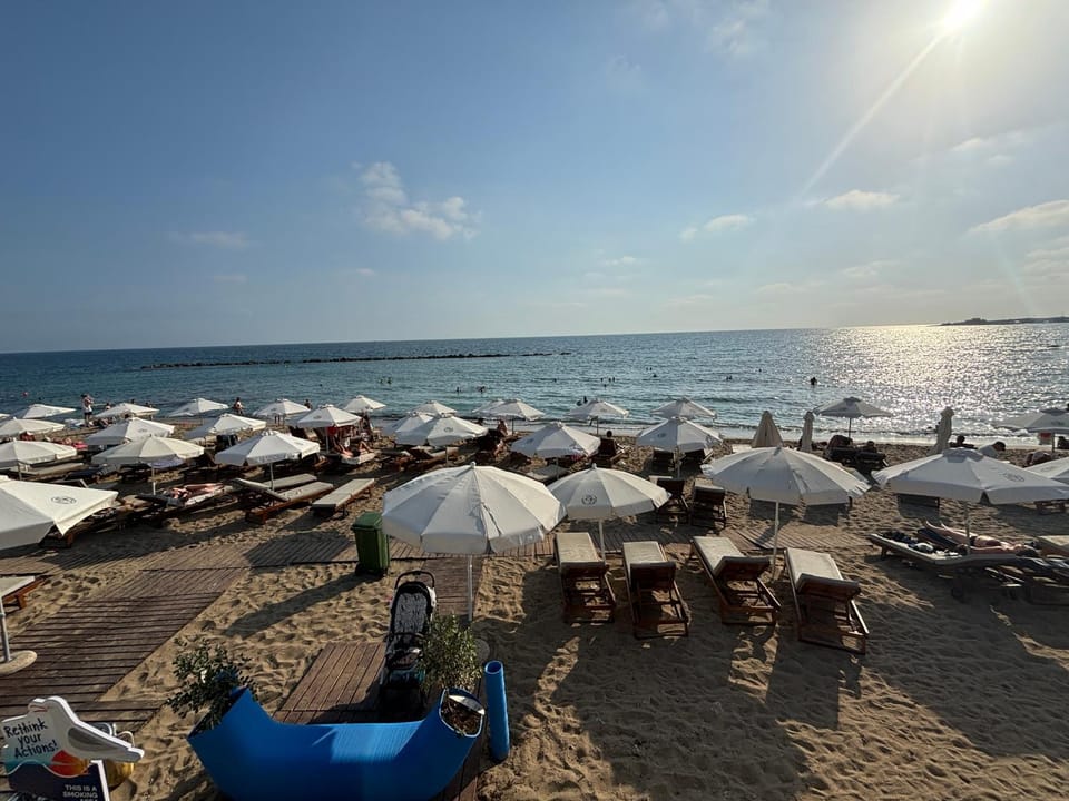 Limnaria Palms 2B, Paphos, Pools, Walk to the Beach Apartment in Paphos