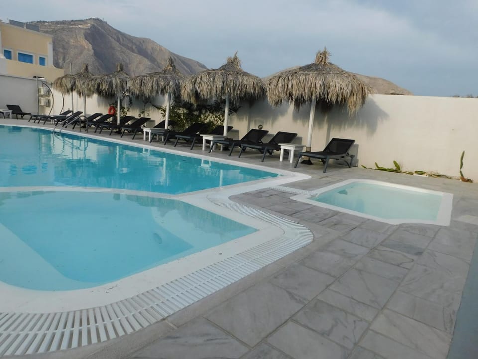 Perissa Design Centro Suites- BEACH FRONT Bed and Breakfast in Perissa