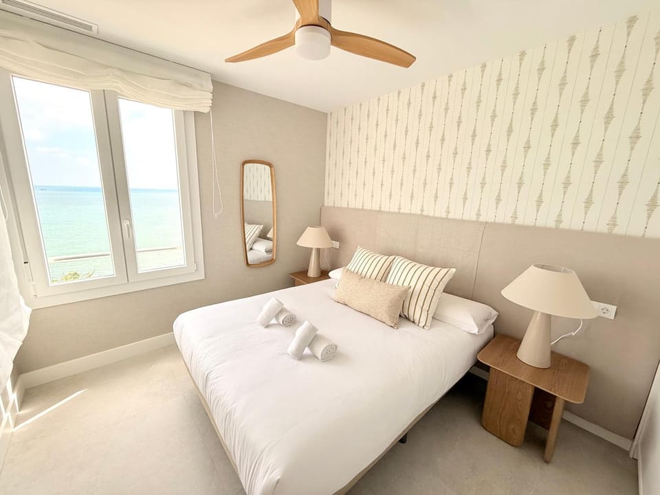 New apartment oceanfront luxury Sinesedesignhomes Apartment in Torremolinos