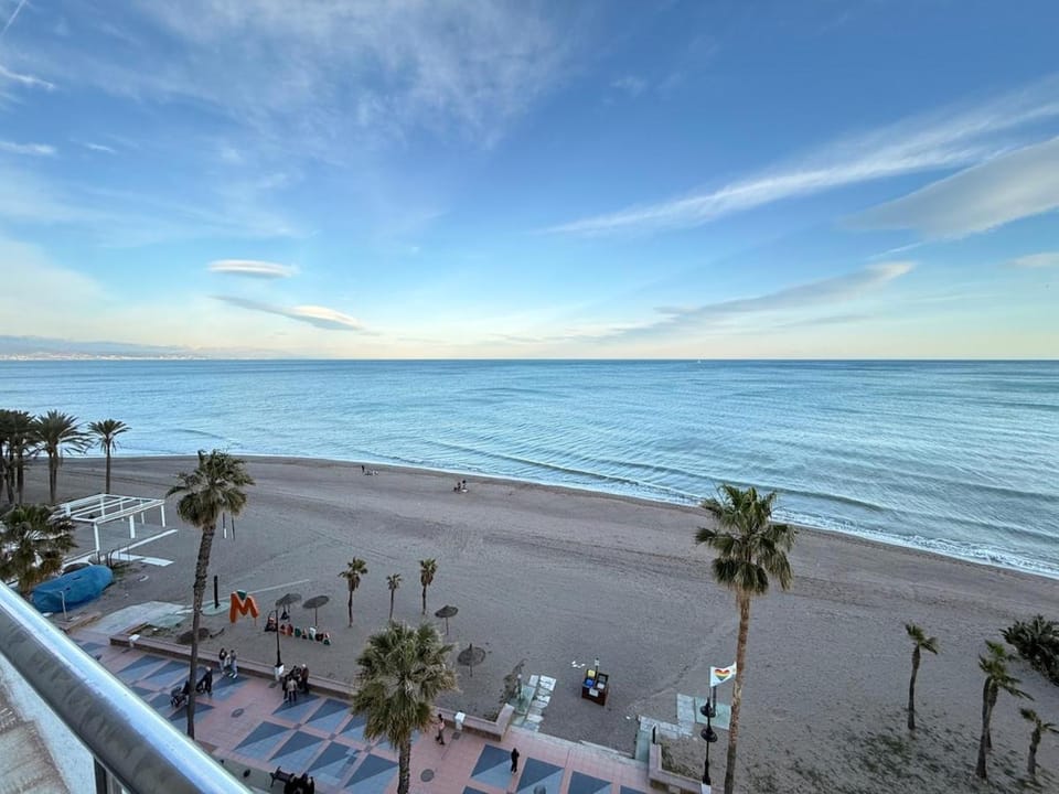 New apartment oceanfront luxury Sinesedesignhomes Apartment in Torremolinos