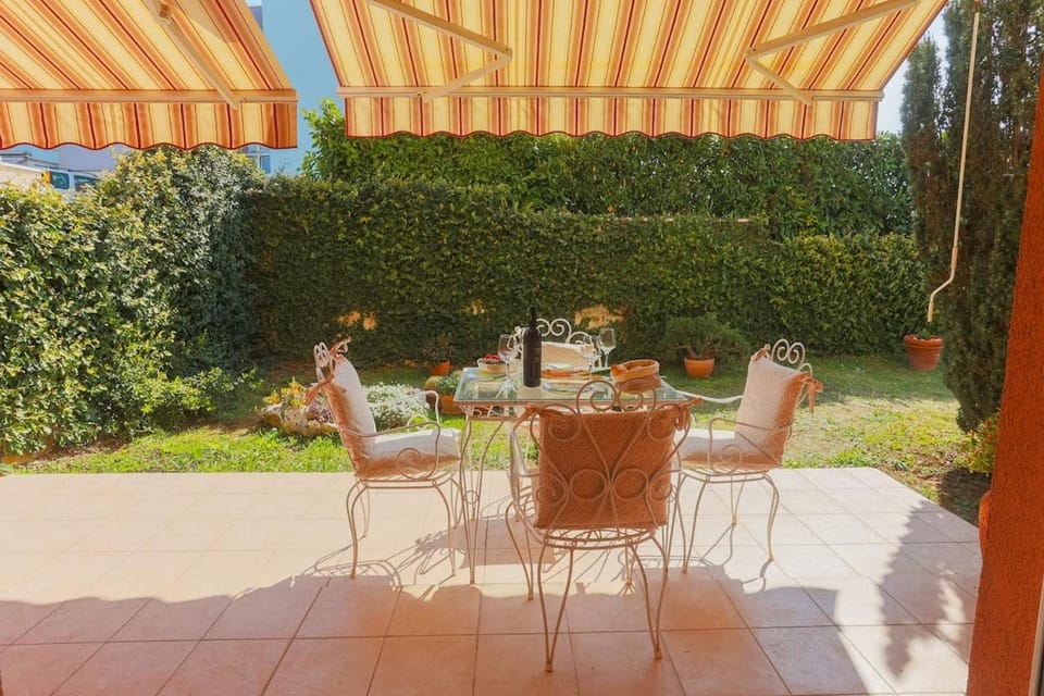 Apartment Fani with lovely garden , near the sea Apartment in Split