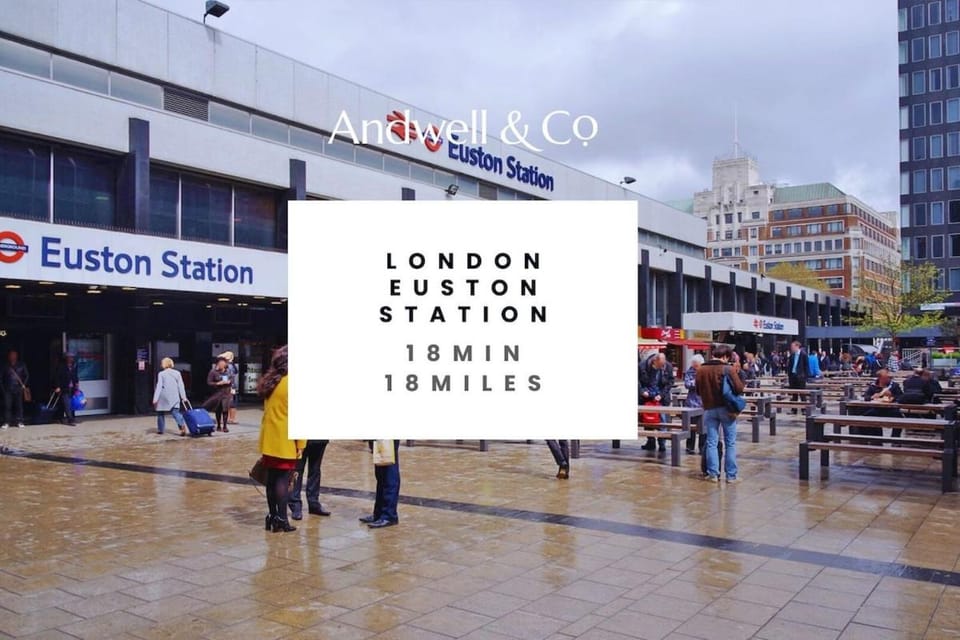 Riverside Chalet in Watford Parking Apartment in Watford