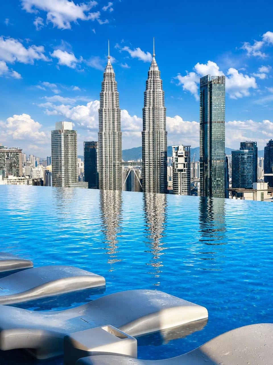 Property building, Nearby landmark, Day, Natural landscape, City view, Pool view, Swimming pool, Swimming pool