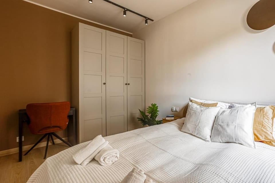 Bed, Photo of the whole room, Bedroom, wardrobe