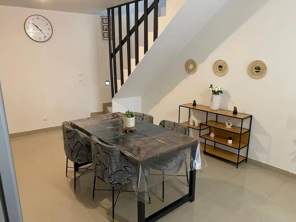 Charmante maison de vacances à Troyes avec jardin House in Troyes